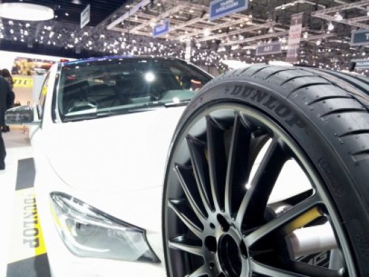 Dunlop, producătorul de anvelope, la Geneva Motor Show 2014